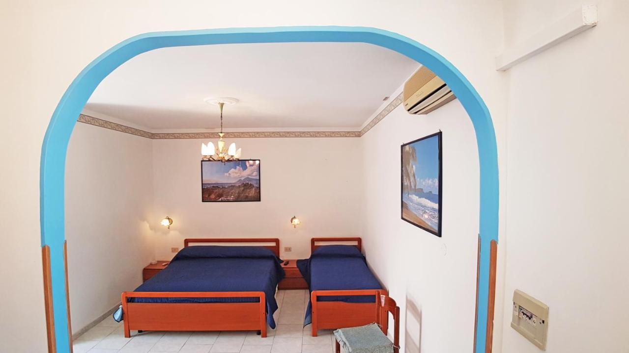 Casa Vittorio B&B Липари Экстерьер фото