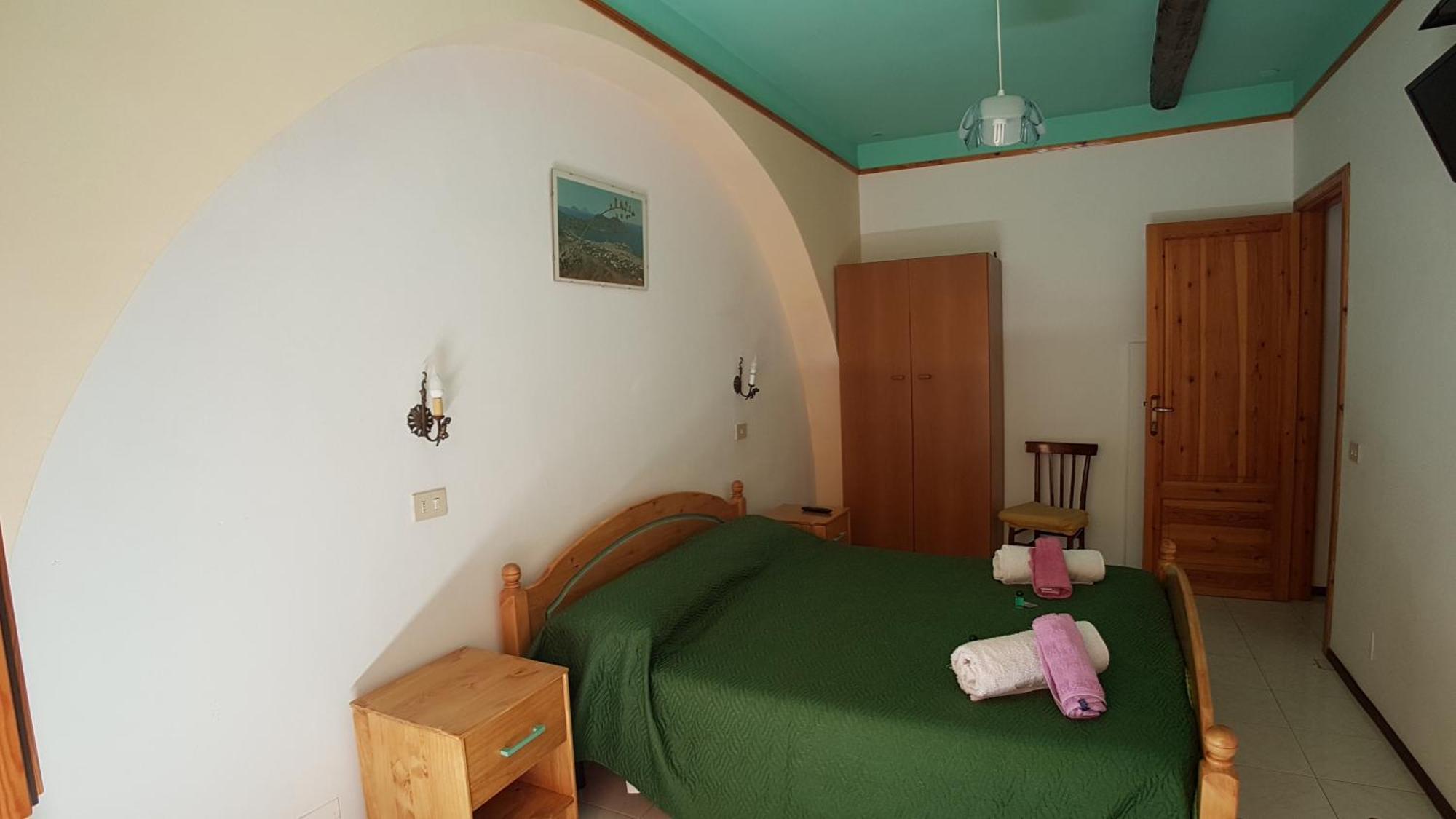 Casa Vittorio B&B Липари Экстерьер фото