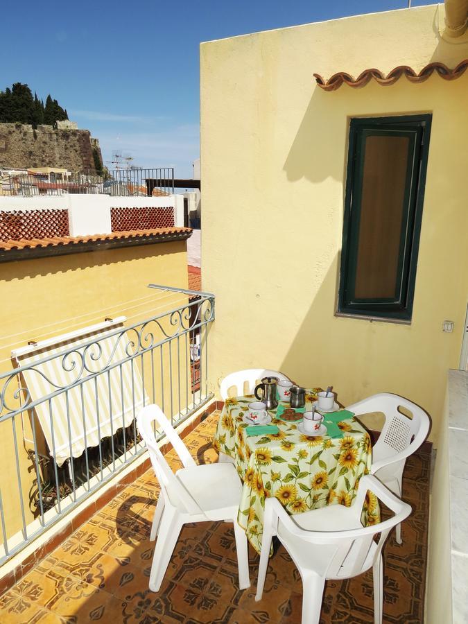 Casa Vittorio B&B Липари Экстерьер фото